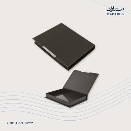 علبة هدايا — جلد حراري · 26×21×4 سم