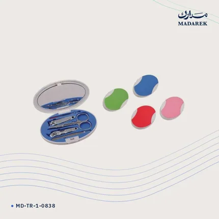 طقم عناية بالأظافر — مع مرآة